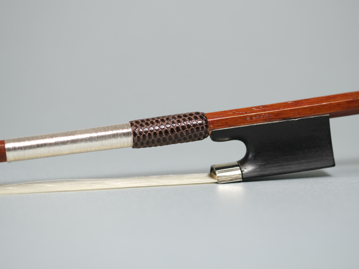 T.SUGITO バイオリン弓 4/4 毛替え済 杉藤