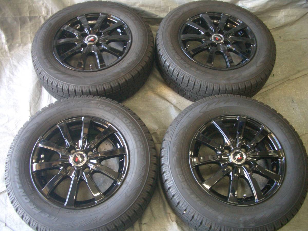 中古トーヨースタッドレスタイヤセット185/70R14旧ノート・旧フリード 