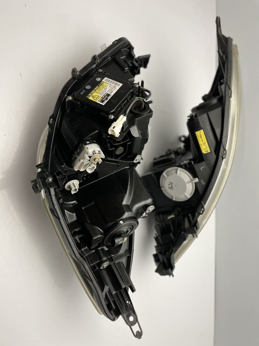 ZGM10 ANM10 アイシス 純正 HID ヘッドライト 左右セット