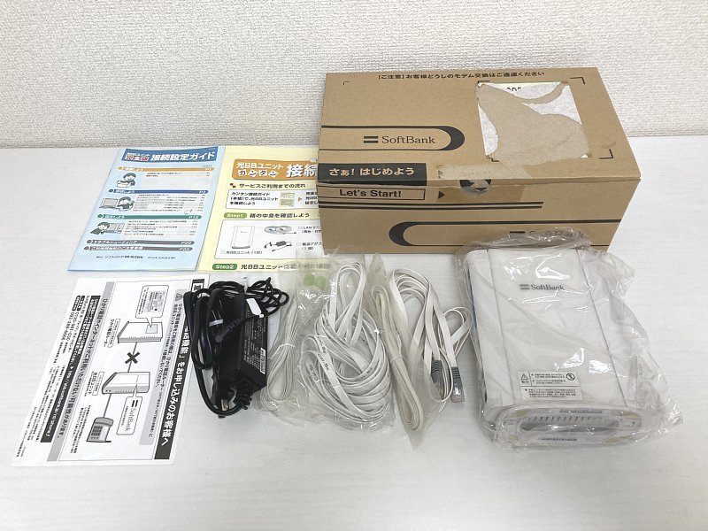 送料無料 ■ SoftBank ソフトバンク 光BBユニット モデムルーター J18V115.00