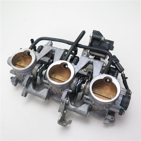 ♪トライアンフ/デイトナ675R 純正 スロットルボディ(T0306A06)11年式