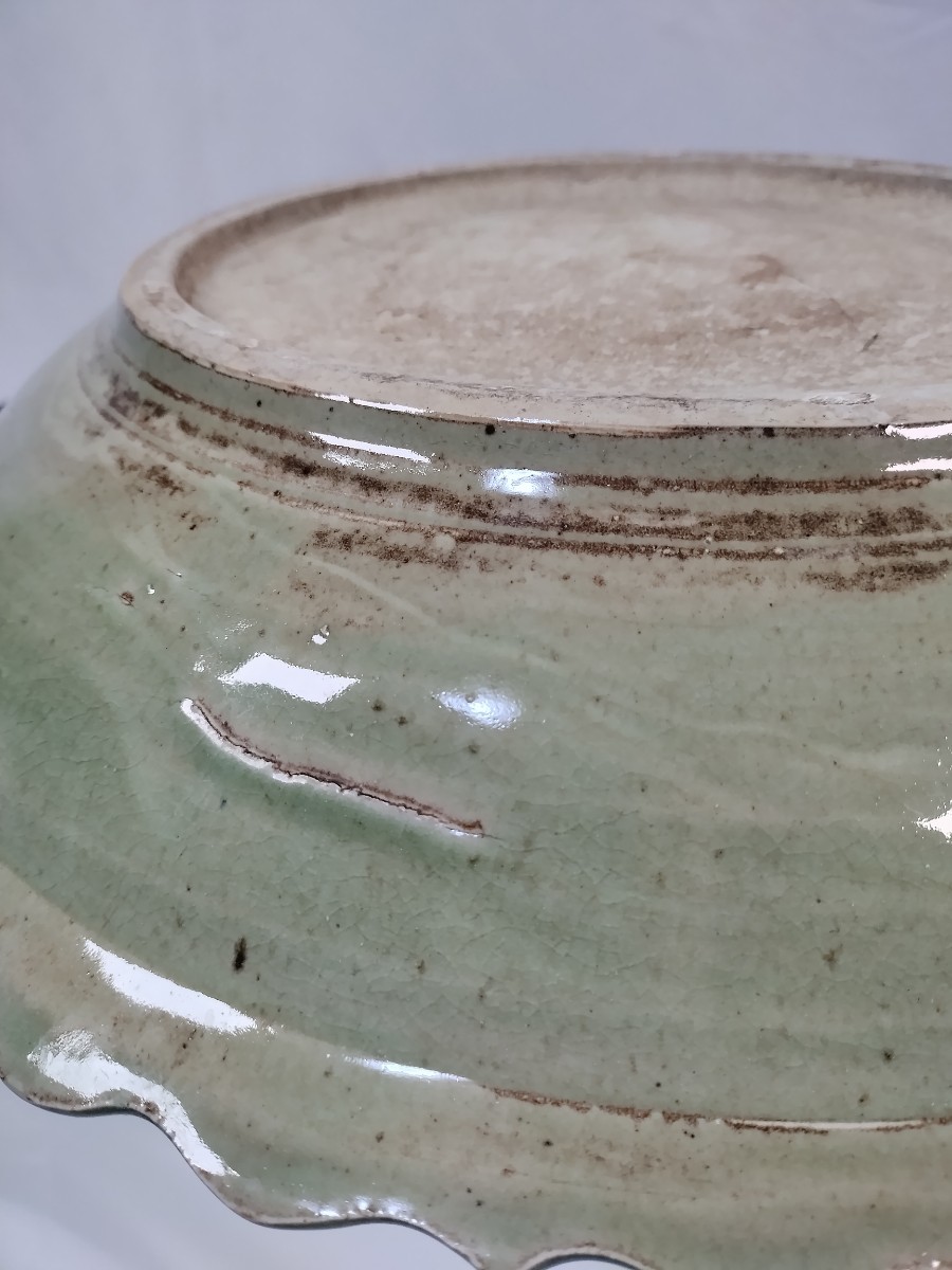 明時代　龍泉窯　青磁菊口皿　箱付 明時代 龍泉窯 青磁菊口皿 箱付 C7254 唐物 【宋代龍泉窯】