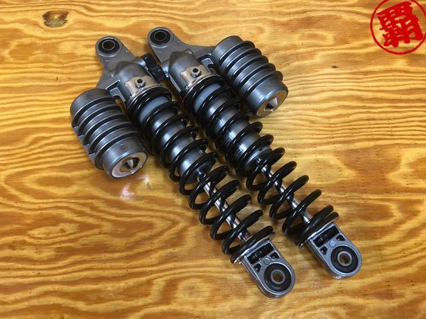 カワサキ ゼファー750 純正リヤサスペンション おまけ 前後