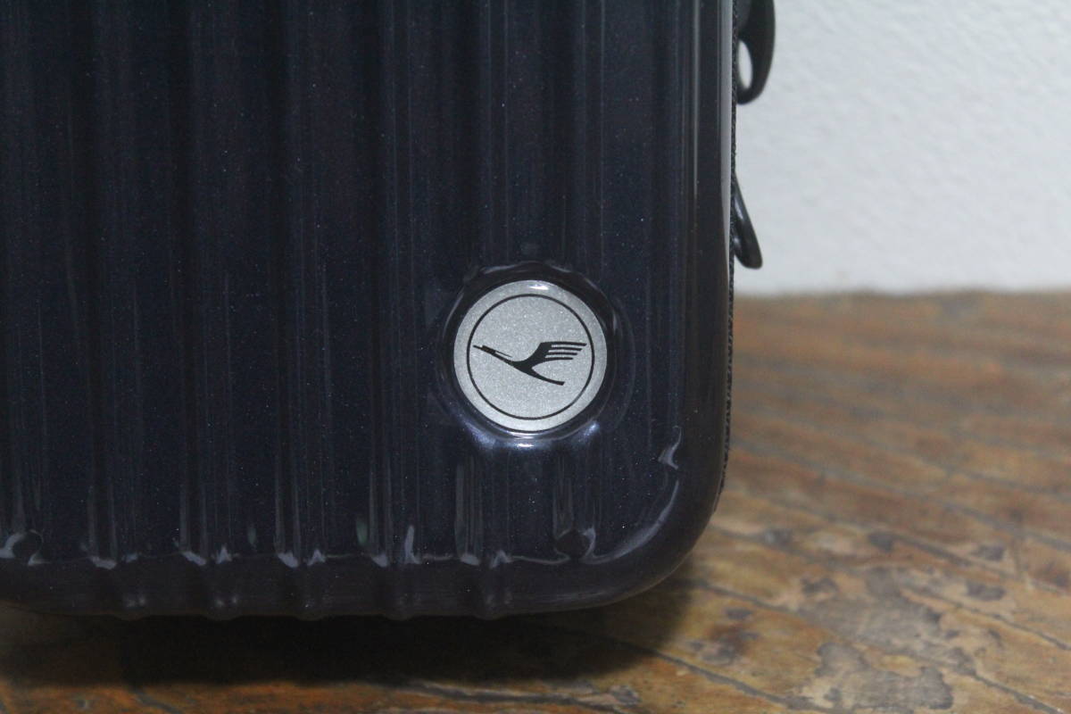 希少　ルフトハンザ航空　RIMOWA　アメニティポーチ　ブラック　縦型 RIMOWA Lufthansa 非売品リモワ ルフトハンザ ファーストクラス限定