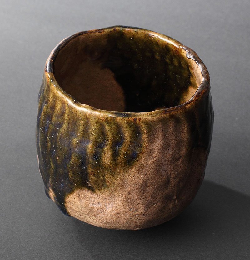 委託HK◇在印あるも判読不能 織部焼筒茶碗（茶道具 陶磁器 陶芸 美濃焼 織部焼 炉 冬 ）_2