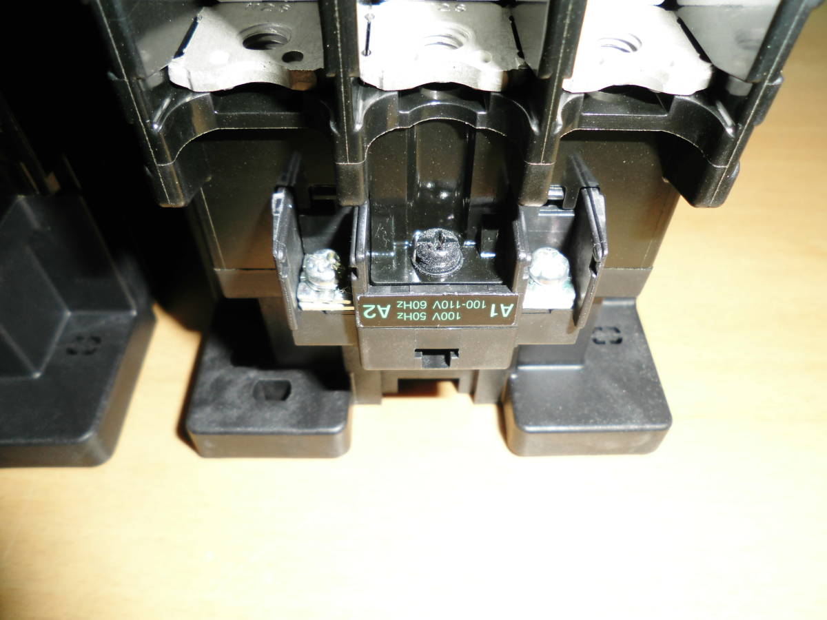 富士電機　電磁接触器　コンタクタ　マグネットスイッチ　SC-N2S　SW-N2S コイルAC100V 可逆　2個セット　数回仕様、稠子品_3