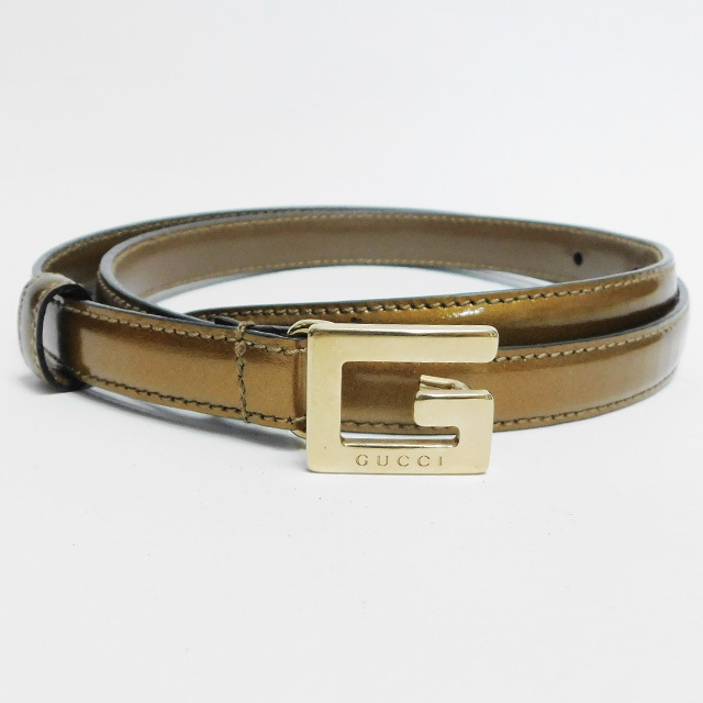 GUCCIグッチ ベルト Gロゴバックル パテントレザー ゴールド系 70・28