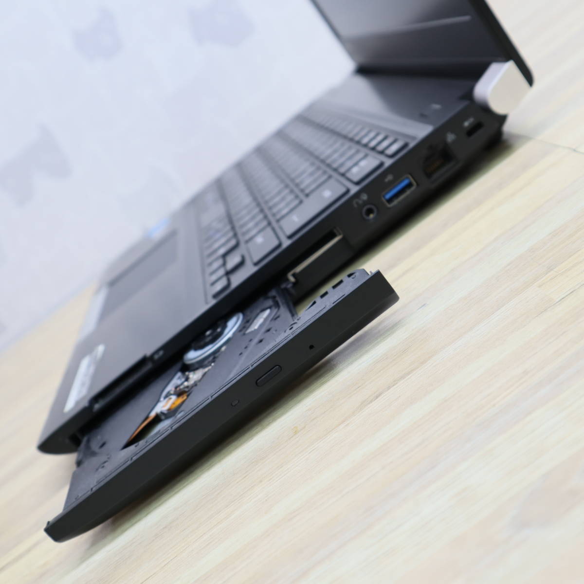 ☆美品 最上級4世代4コアi7！新品SSD512GB メモリ8GB☆R734 Core i7