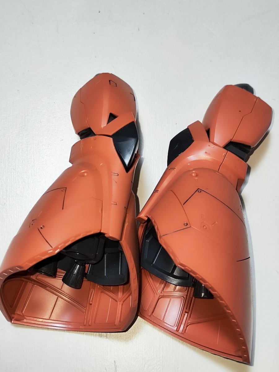送料一律 MG 1/100 シャア専用ゲルググver.2.0 脚部 パーツ取り 