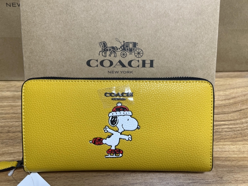 コーチ 長 COACH 財布 コーディオン ウォレット・スヌーピー モチーフ