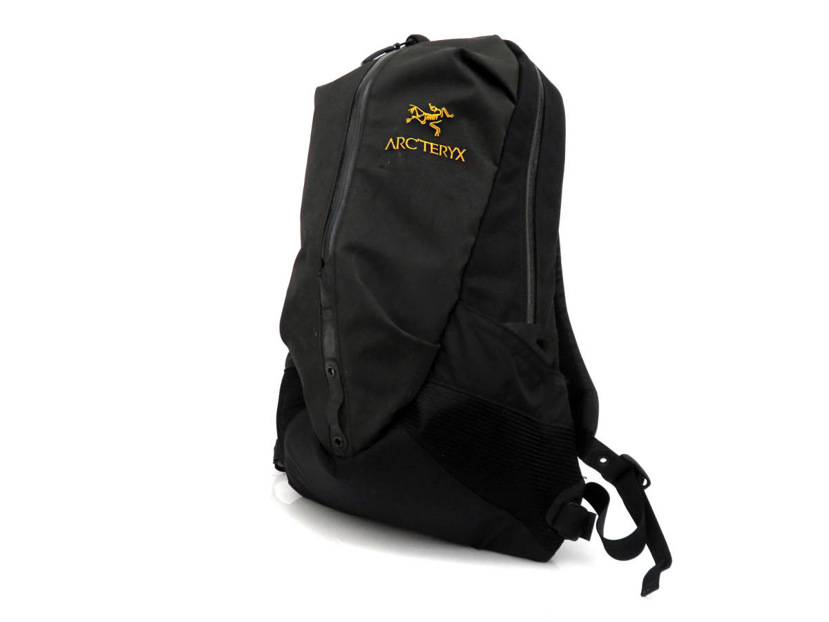9188 ARC’TERYX アークテリクス Arro22 アロー22 ロゴ ナイロン リュックサック バックパック 黒 ブラック アウトドア メンズ レディース