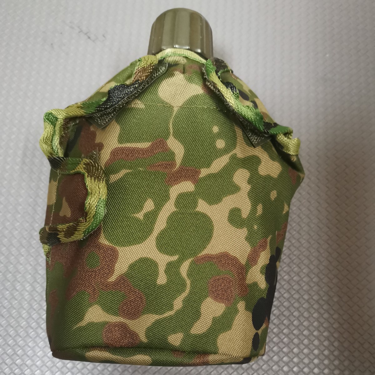 陸上自衛隊　水筒セット