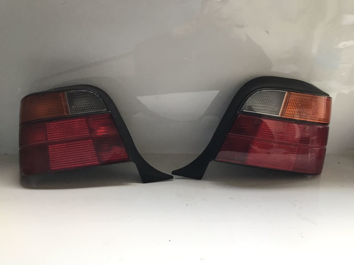 BMW E36 323i E-CB25純正テールランプ 左右セット 