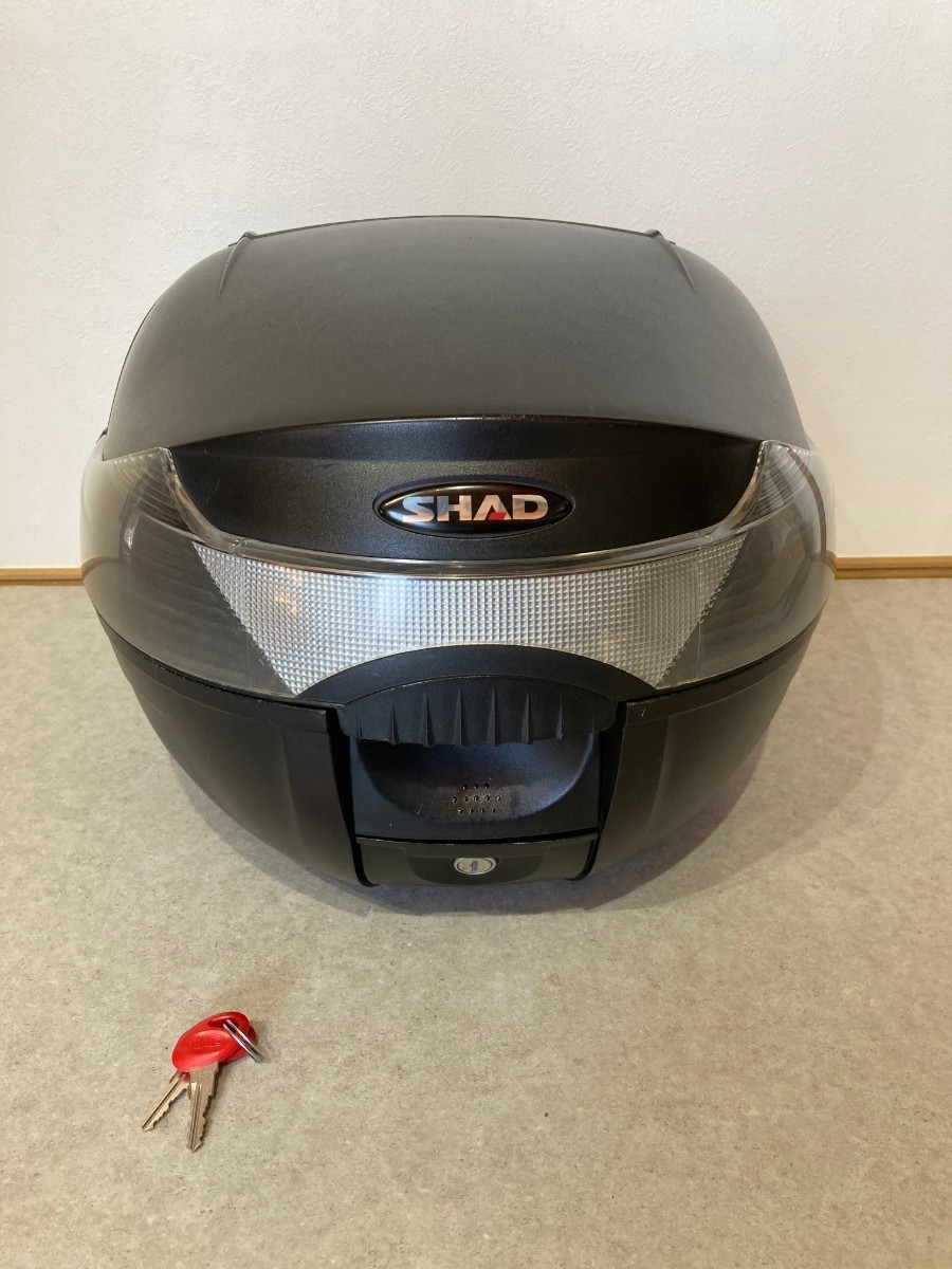  SHAD シャッド SH33 トップケース リアボックス 無塗装ブラック プレートなし(トップケース)｜売買されたオークション情報、yahooの商品情報をアーカイブ公開 - オークファン トップケース