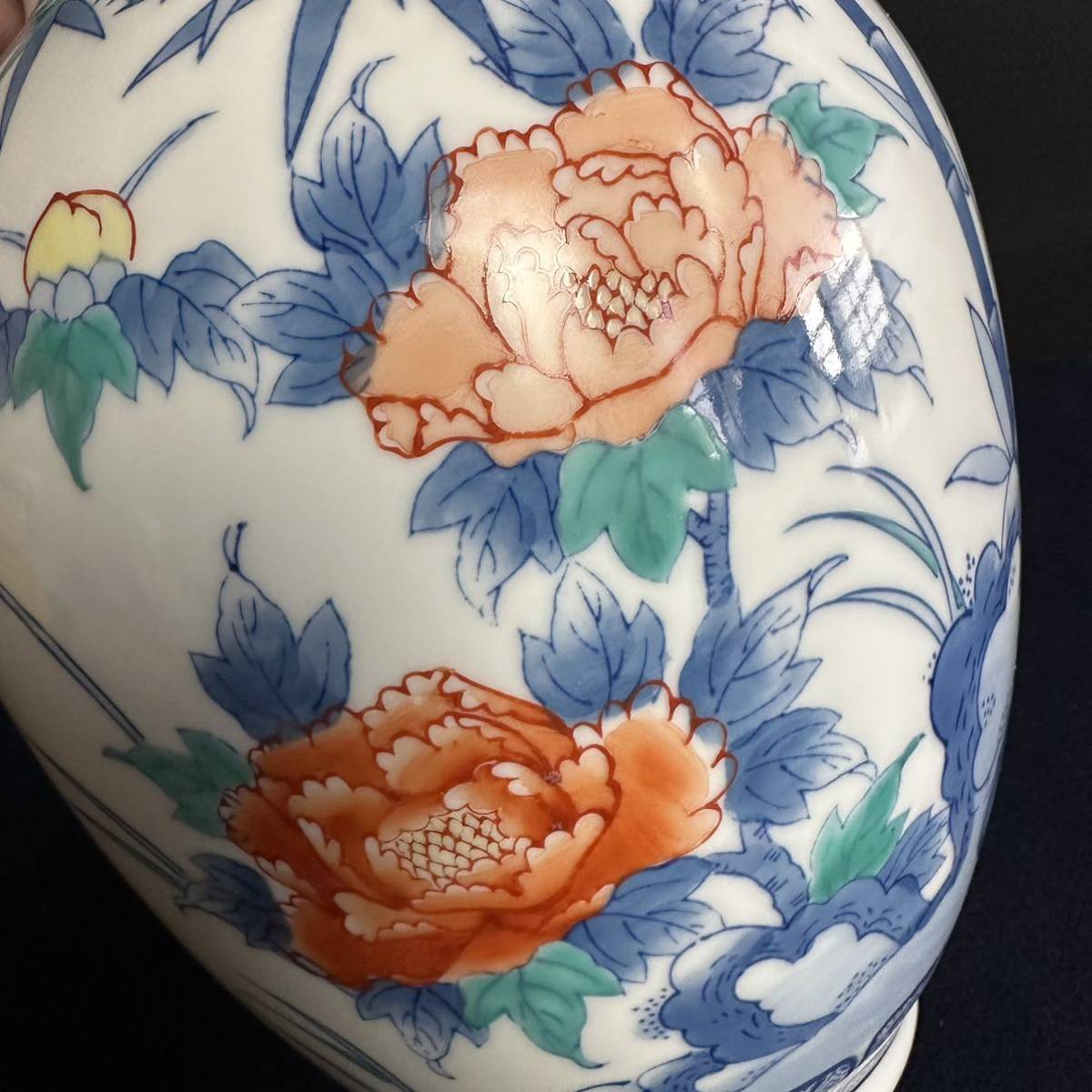 2141 其泉 色絵岩牡丹 梅竹文 花瓶 【公式通販】