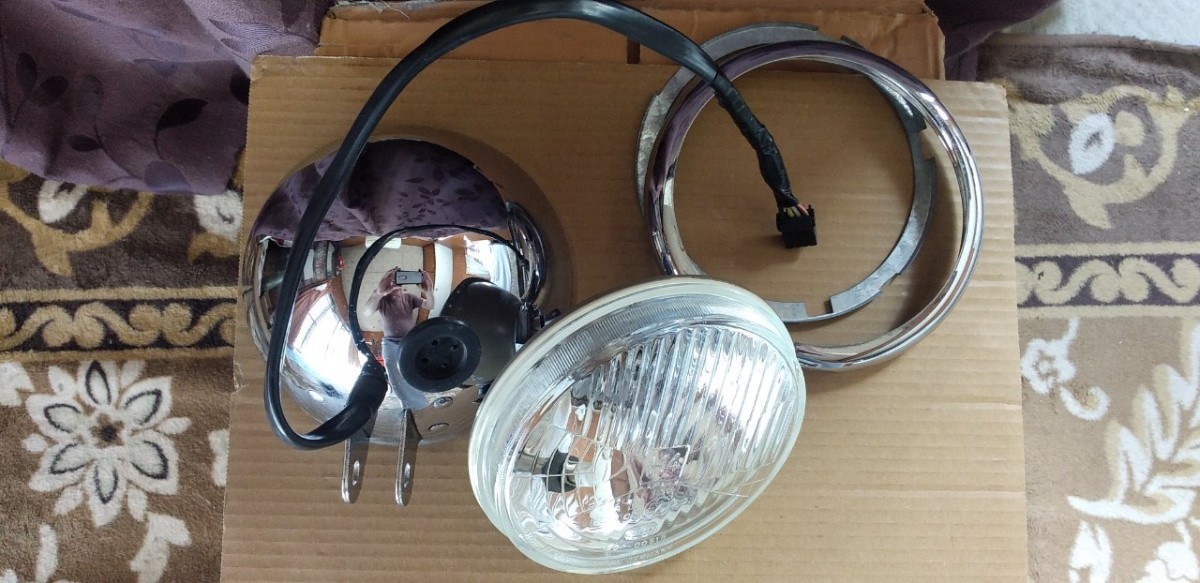 ハーレー　FXSTC　ヘッドライト　　純正　5-3/4