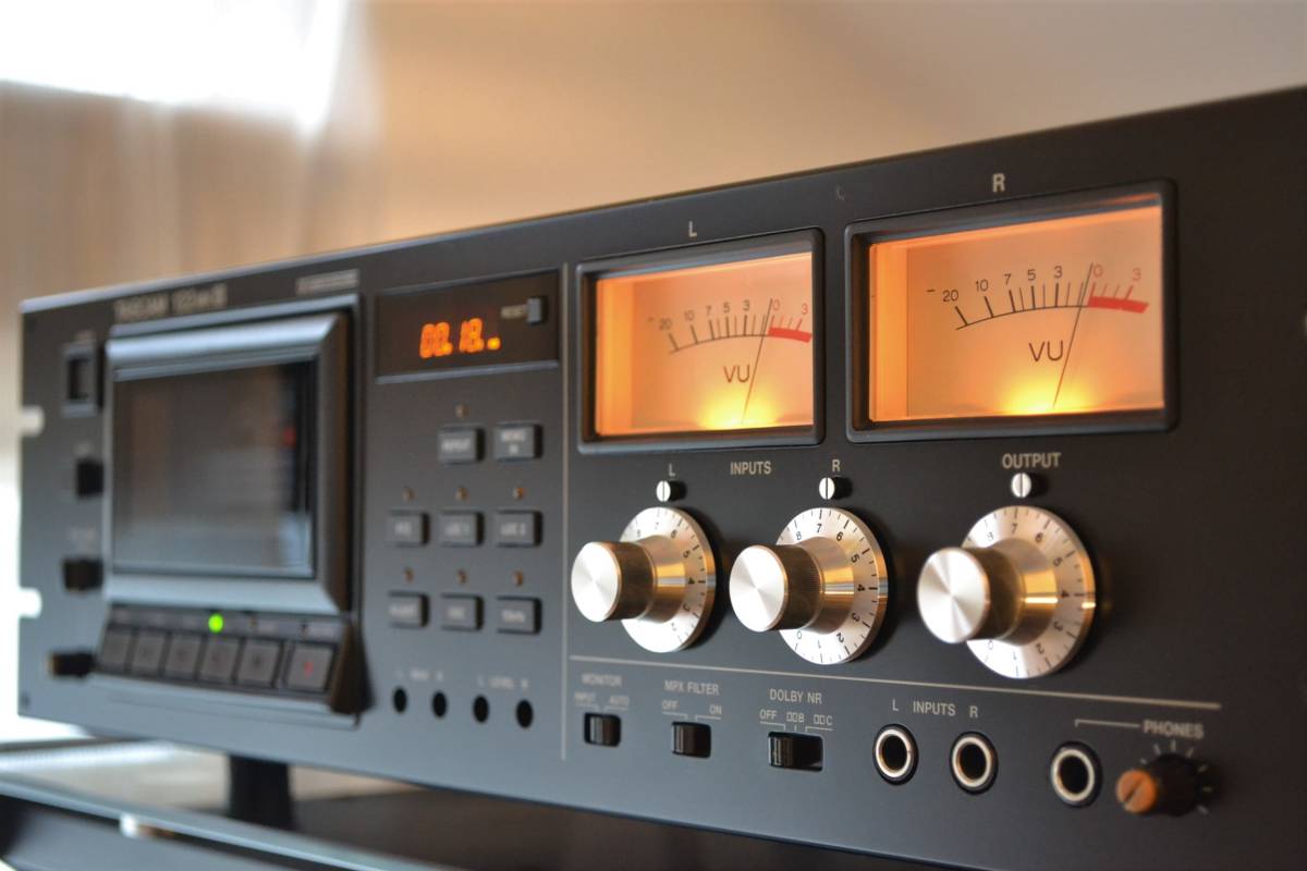 ★★★ TASCAM 122 MK3　プロ用 3HEAD・ダイレクトドライブ・カセットデッキ XLR装備・動作確認済み（動画あり）カセットデッキ 送料無料