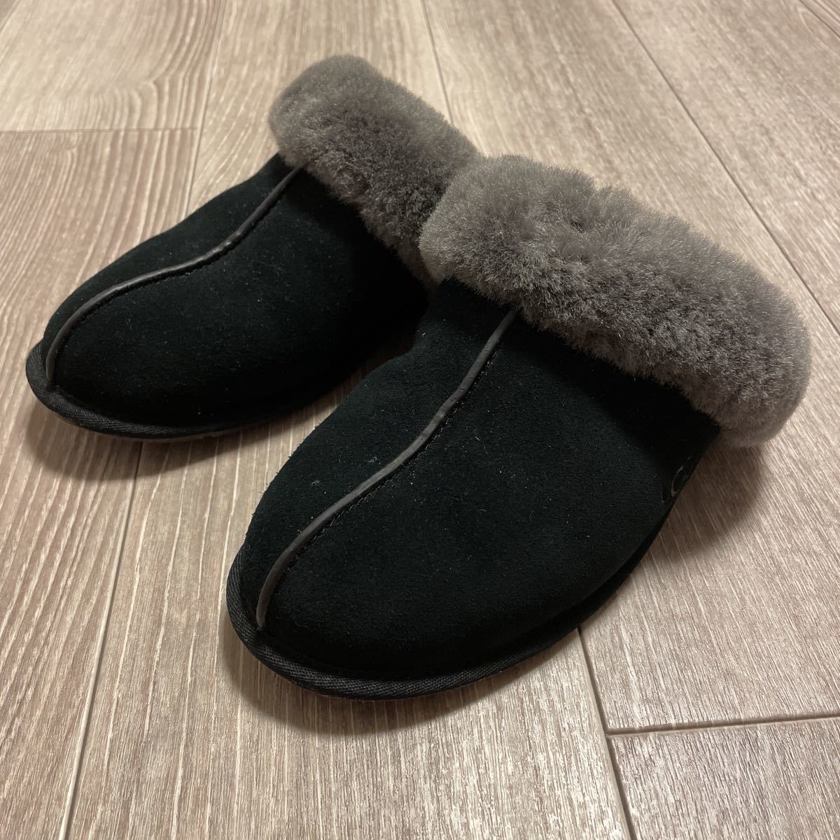 激安大特価，100%新品 HA372 未着用品 UGG アグ レディース スリッパ スリッポン ムートン black size25.0cm 1106872 ルームシューズ(US8)｜売買されたオークション情報、yahooの商品情報をアーカイブ公開 - オークファン 女性用