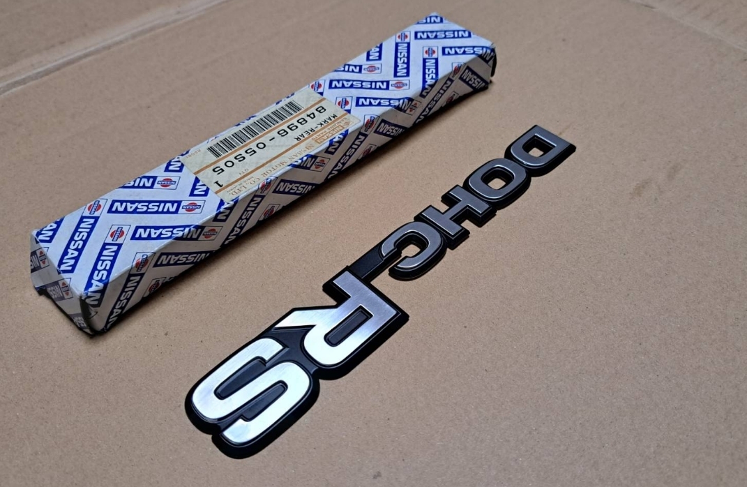 未使用 DR30 スカイライン 純正 エンブレム DOHC RS 箱付き (検 R30 鉄