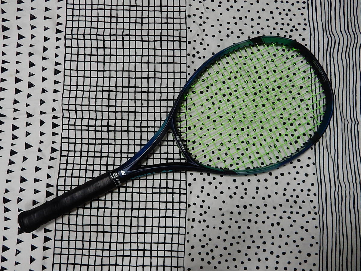 YONEX EZONE 100 G2テニスラケット 300g ラケットケース付き