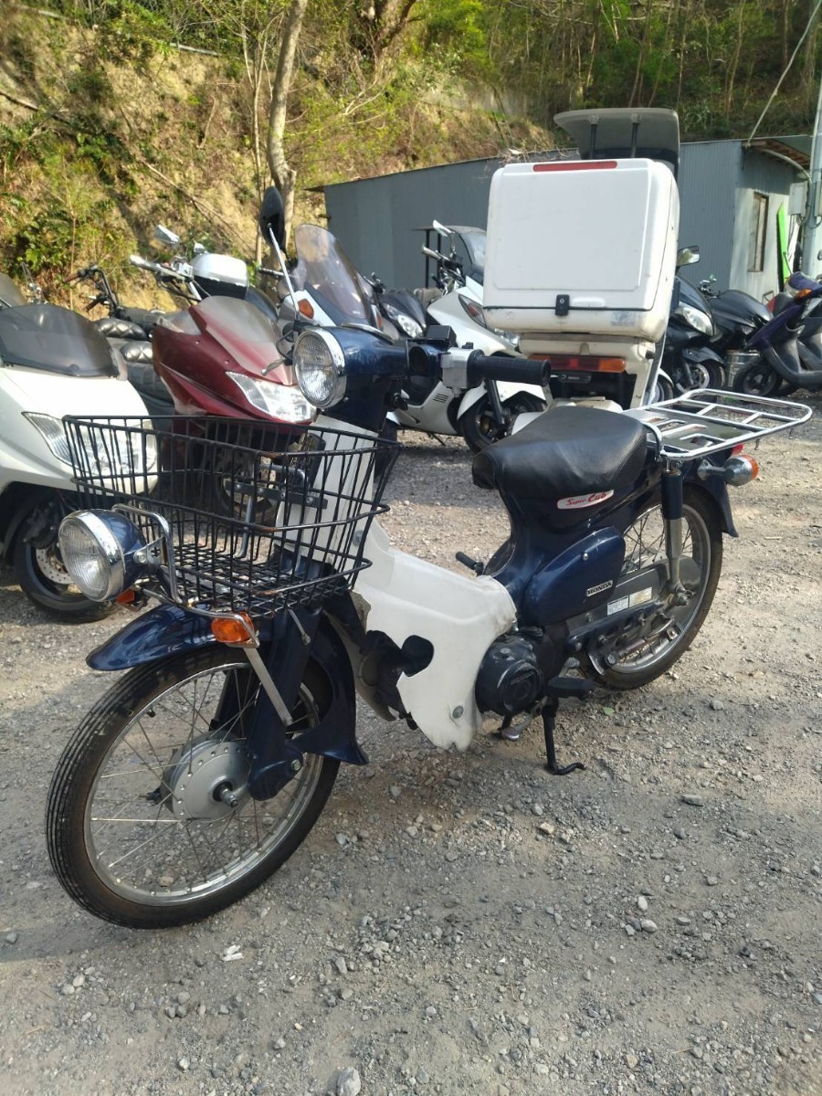ホンダ スーパーカブ50 AA01 HONDA クロ型式 AA01走行距離 