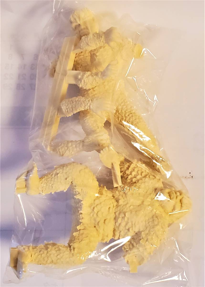 ☆ボークス オリエントヒーロー No.6 サンダ対ガイラ 塗装済み完成品