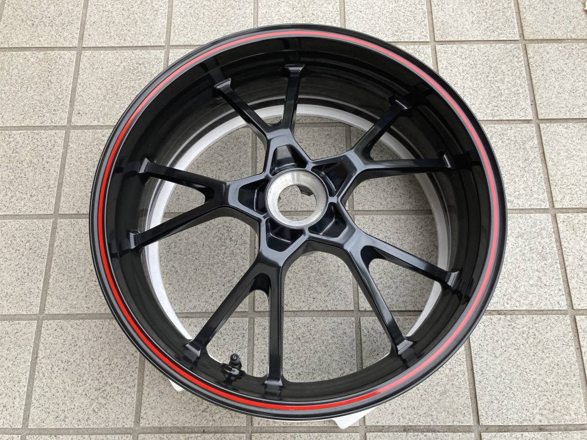 トライアンフ スピードトリプル 純正 リアホイール 中古 トライアンフ
