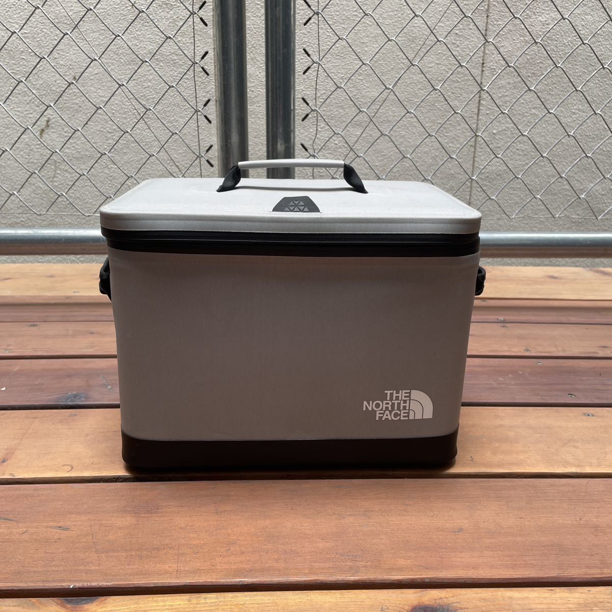 新品未使用　ノースフェイス ソフトクーラー クーラーボックス THE NORTHFACE NM82015 フィルデンスクーラー 12 アウトドア　キャンプ　BBQ