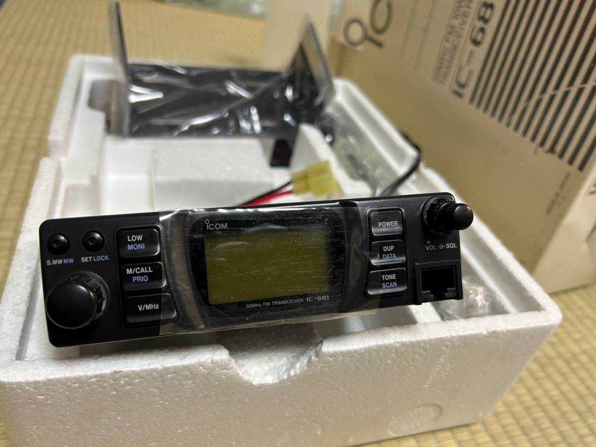 受信機 ICOM IC681 ICOM アイコム IC-681 10W 50MHz FMトランシーバー（モービル機