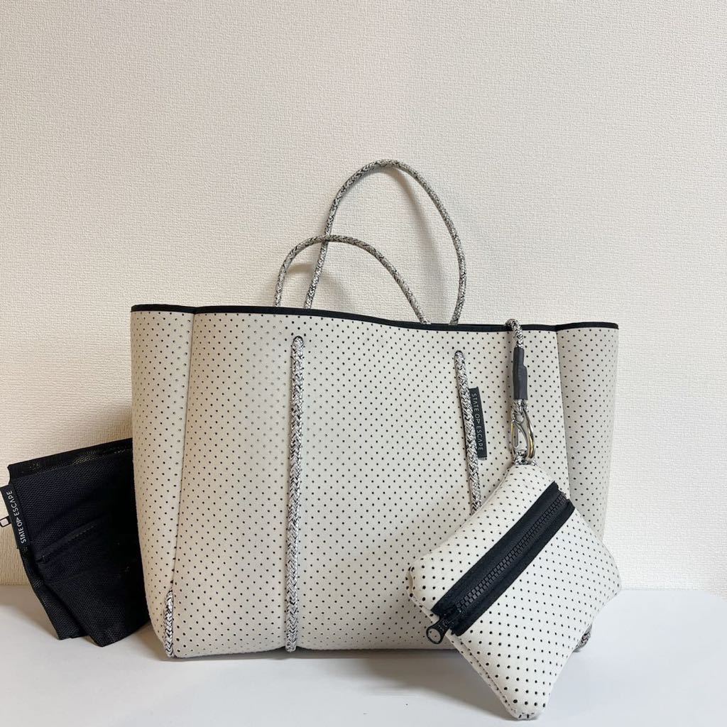 爆買い，正規品】 STATE OF ESCAPE トートバック メッシュ 大容量 ポーチ