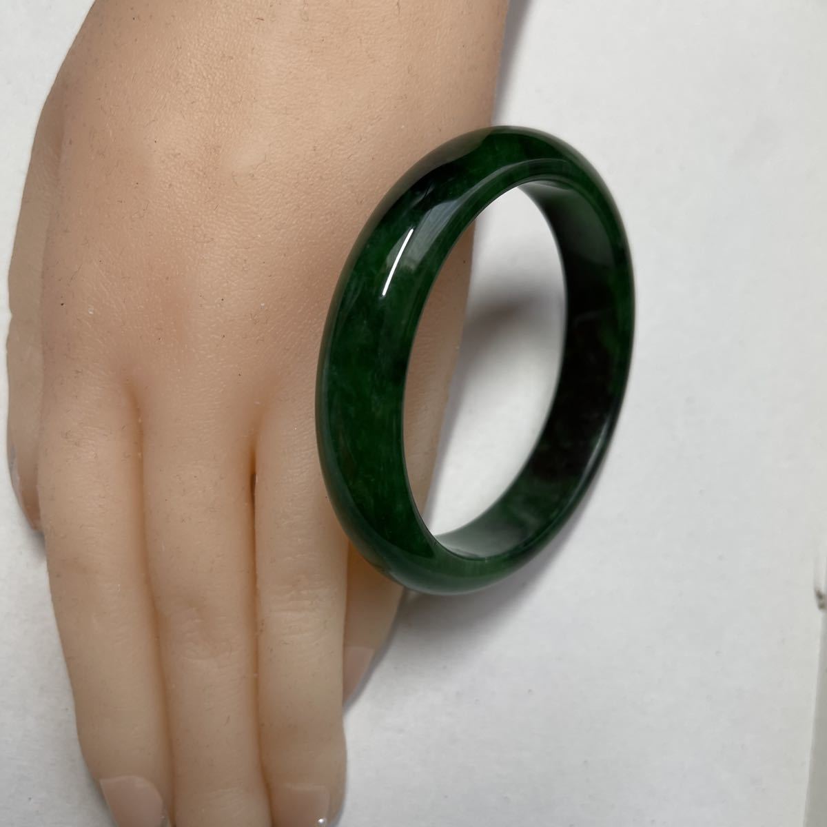 ミャンマー、天然翡翠A貨 腕輪56.8mm 【公式通販】