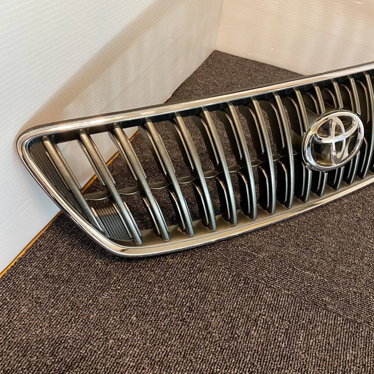 ◇後期グリル◇送料無料◇16アリスト後期◇トヨタ純正フロントグリル 