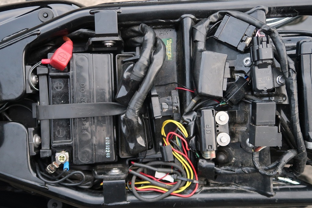トライアンフ　空冷ボンネビルT100　2014年モデル　屋内保管　走行少　アエラマフラー　ETC　ナイトロンリヤサス、純正スクリーンなど トライアンフ オートバイ Bonneville ボンネビル&frasl;ボンネビルT100 ボンネビルT100-NWJC2014仕様を楽しむ ETC付き