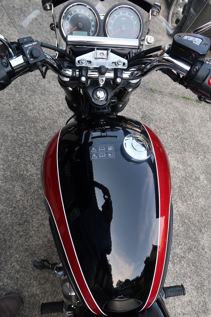 トライアンフ　空冷ボンネビルT100　2014年モデル　屋内保管　走行少　アエラマフラー　ETC　ナイトロンリヤサス、純正スクリーンなど トライアンフ オートバイ Bonneville ボンネビル&frasl;ボンネビルT100 ボンネビルT100-NWJC2014仕様を楽しむ ETC付き