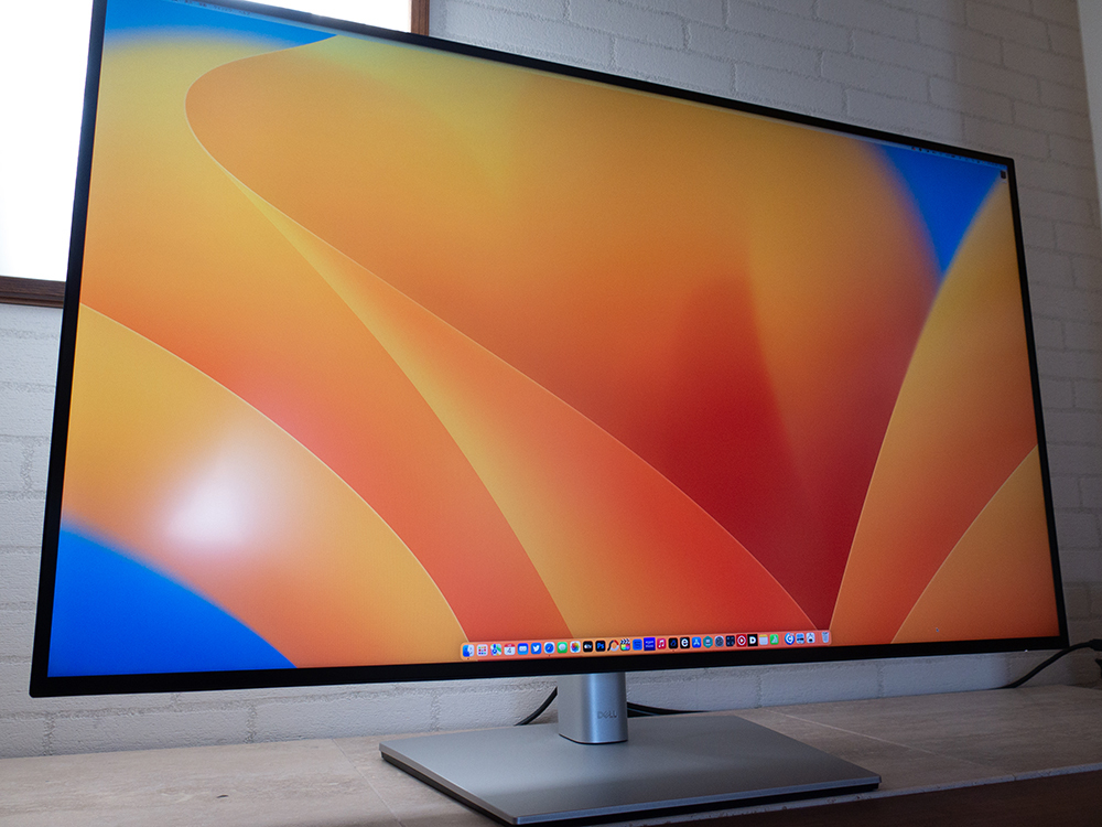 Dell デル　31.5インチ 4Kモニター　デジタルハイエンドシリーズ U3223QE