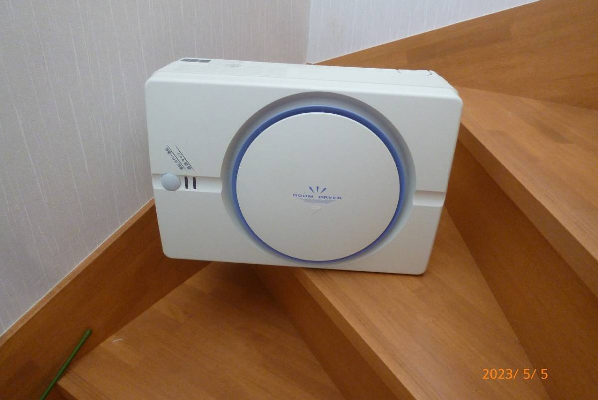 ダイキン ルームドライヤ JTK 10BS-W 中古品（使用少な目） - DAIKIN