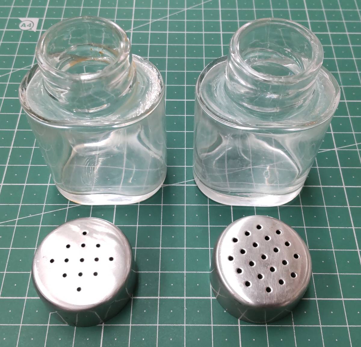 廃盤品】alessi アレッシィ ソルト＆ペッパー 調味料入れ イタリア製