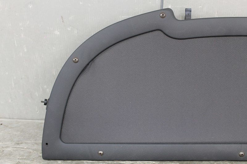 【激安大特価，限定SALE】 アウディ TT クーペ 1.8 右ハンドル Audi A4 後期(8N 8NBVR) 純正 破損無 取付OK 動作保証 トノカバー リアゲートトリム p033068