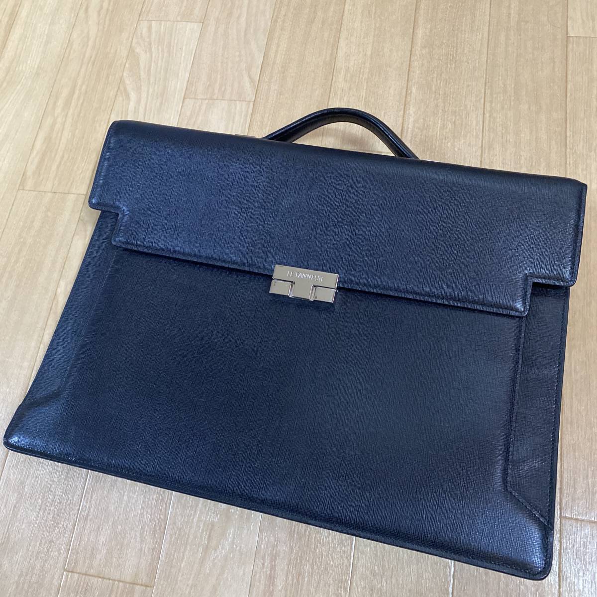 ほぼ未使用 ピエールカルダン レザーダレスバッグ