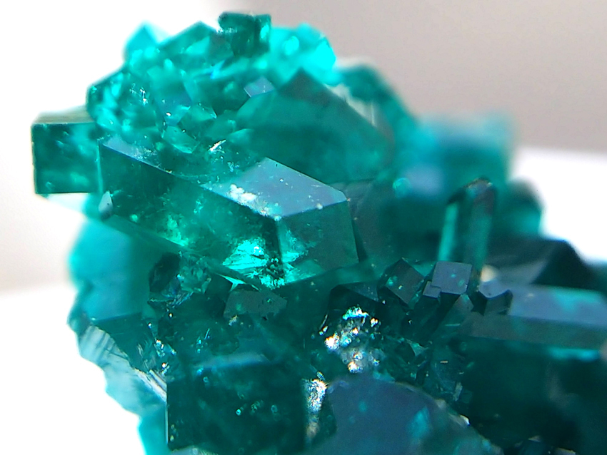 翠銅鉱 原石 標本 ダイオプテーズ 結晶 宝石質＆クラスター 約 宝石質