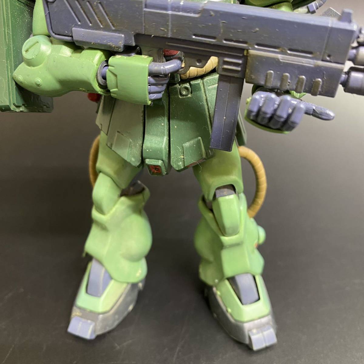 塗装品】現状品 組立済み 1/144 MS-06FZ ザクⅡ改 HG ガンプラ 完成品 