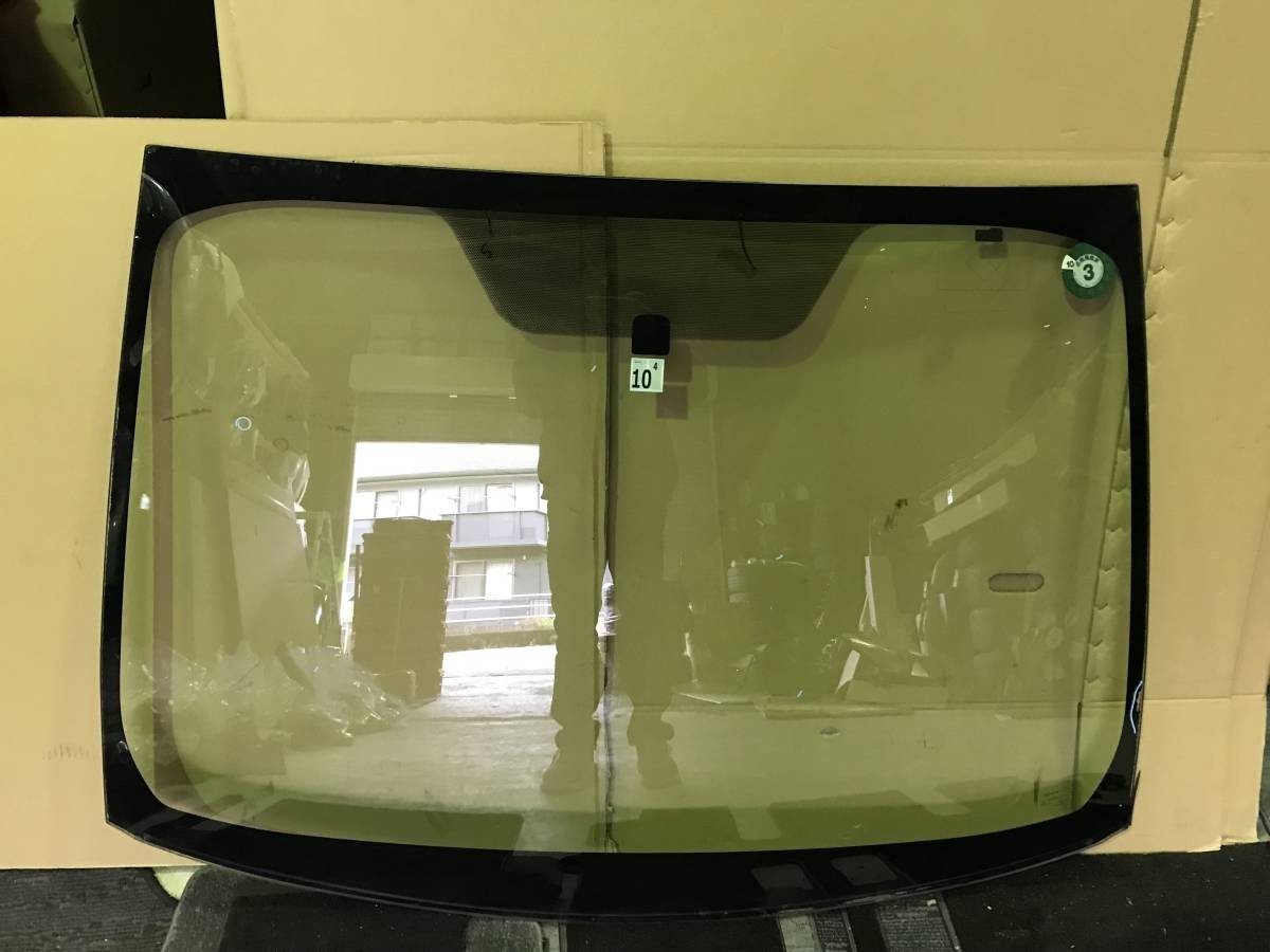 管0829-4　ZVW30 プリウス　30 純正　フロントガラス　飛び石傷あり