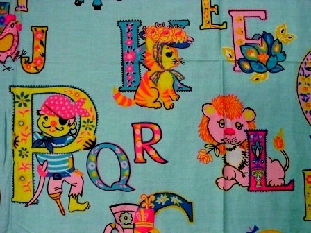 アニマル　アルファベット柄　生地　205ｘ110　ビンテージ　水通し済み