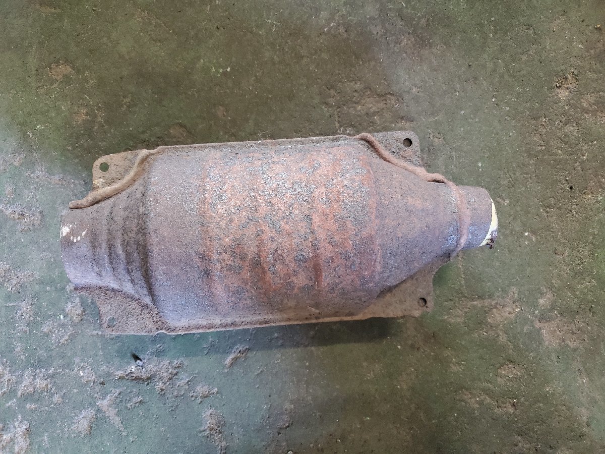 [本] トヨタ ラウム NCZ25 1NZFE 触媒 棚落ち無 刻印 GC4 コア用 ■ ロジウム パラジウム ジャンク品 ■