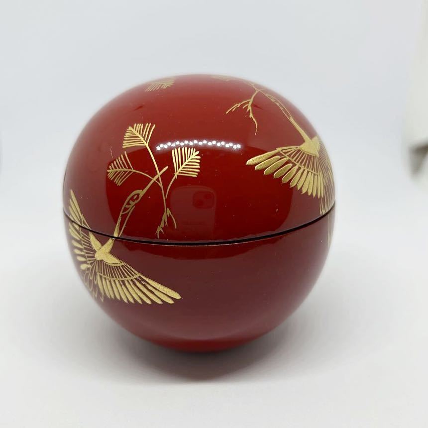 和田寿峰作 「松喰鶴」日の丸棗 共箱 茶道具 T 茶道具 棗 寿峰 【松喰鶴日の丸棗】 サイズ:直径約7cm、高さ約6.5cm