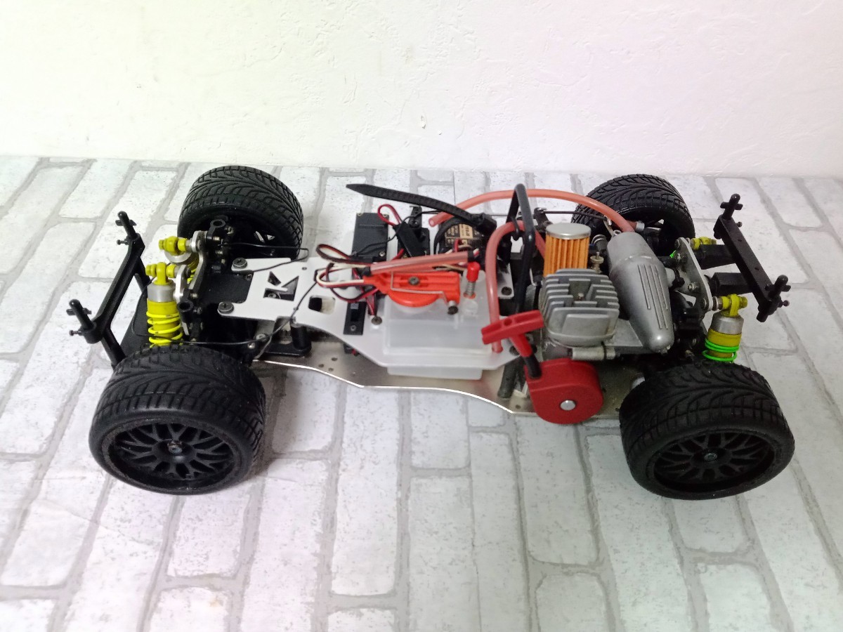 京商 1:8スケール エンジンラジコンカー モンスタートラック 25