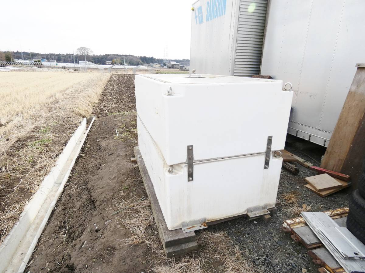 ☆ 中古 FRP製 水タンク 如何ですか？ | 中古タンクPE製・FRP製・