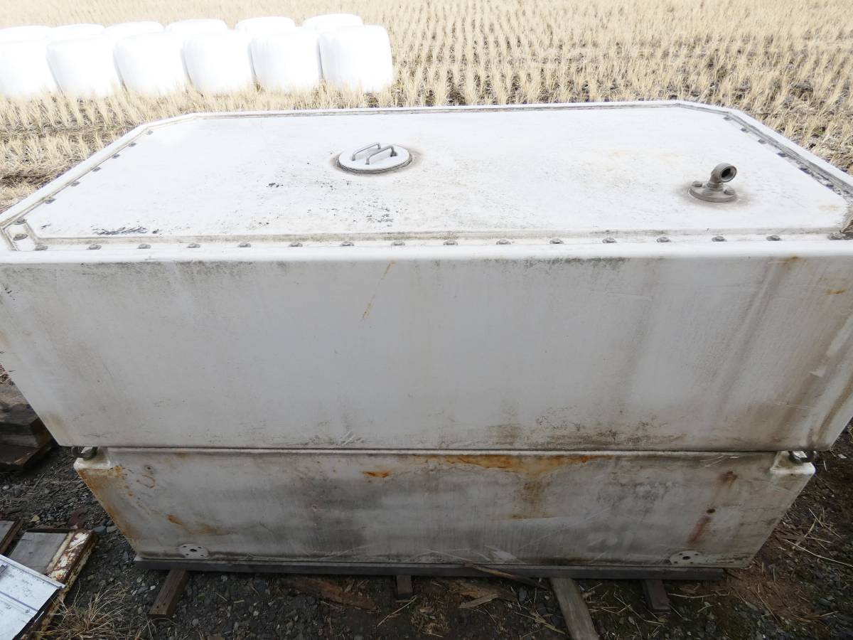 FRP中古水タンク ☆ 中古 FRP製 水タンク 如何ですか？ | 中古タンクPE製・FRP製・