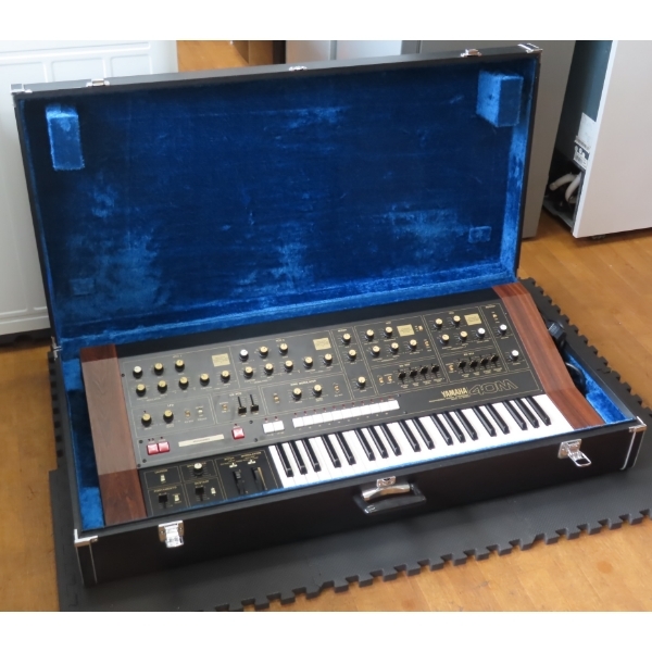 ♪YAMAHA/ヤマハ シンセサイザー CS-40M ケース付 札幌♪