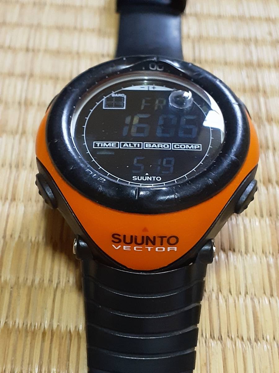 Suunto / Vector / スント / ヴェクター / オレンジ / 黒文字盤 【公式 